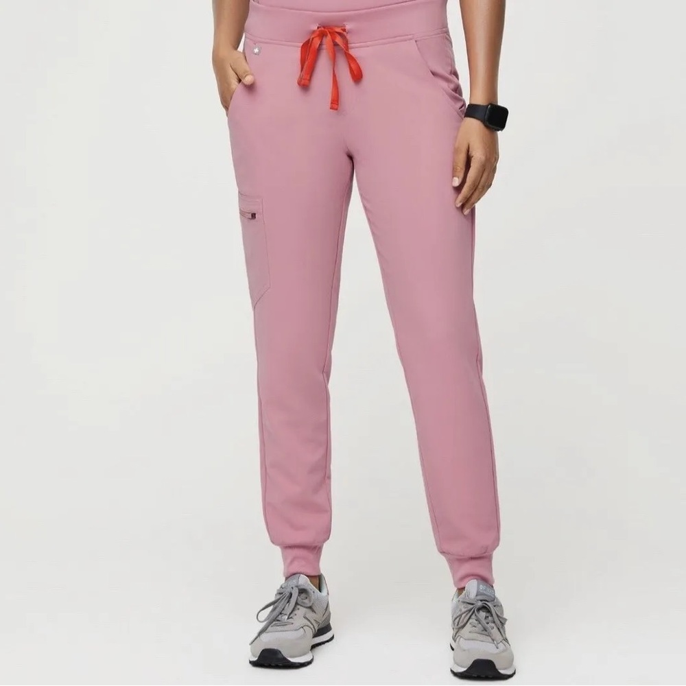 FIGS Zamora Jogger Scrub Pants- Chalk Pink